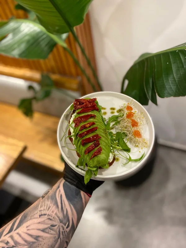 Bruschetta Fiorita de Hana Café